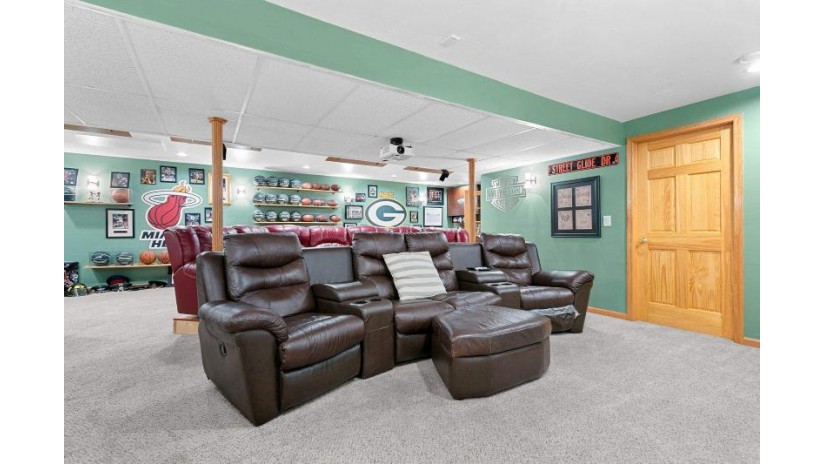 301 Maplewood Lane Little Suamico, WI 54171 by Move Up Trei, Llc $650,000