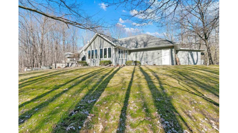 301 Maplewood Lane Little Suamico, WI 54171 by Move Up Trei, Llc $650,000