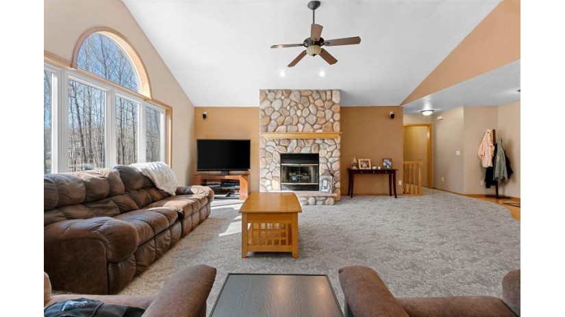 301 Maplewood Lane Little Suamico, WI 54171 by Move Up Trei, Llc $650,000