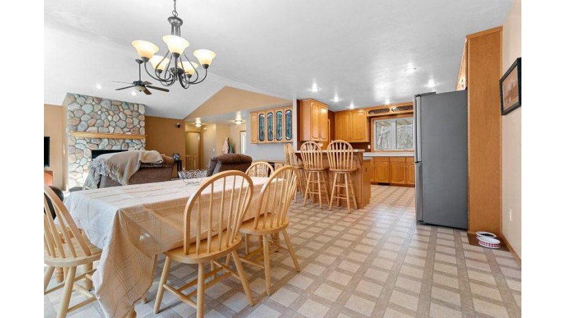 301 Maplewood Lane Little Suamico, WI 54171 by Move Up Trei, Llc $650,000