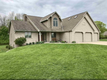 2705 Fescue Court, Suamico, WI 54313-3708