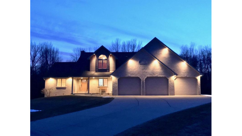 2705 Fescue Court Suamico, WI 54313 by Resource One Realty, Llc - CELL: 920-676-6253 $629,900