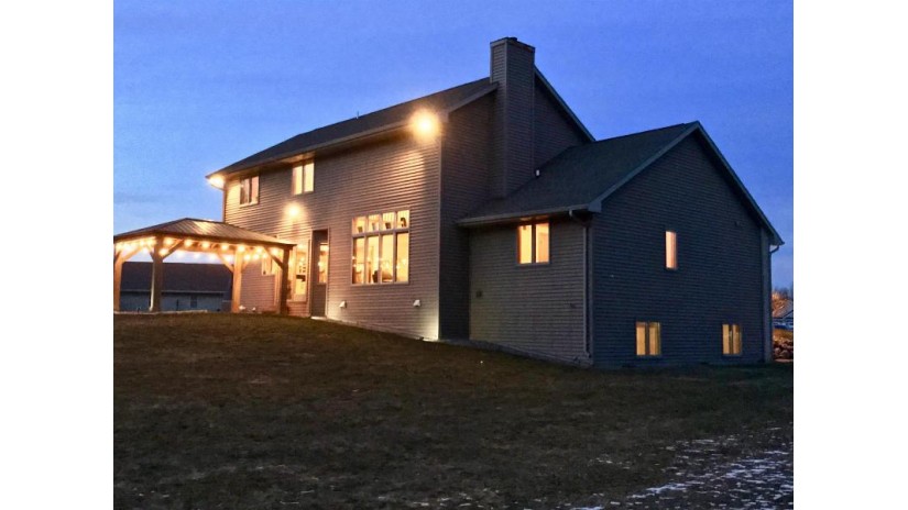 2705 Fescue Court Suamico, WI 54313 by Resource One Realty, Llc - CELL: 920-676-6253 $629,900