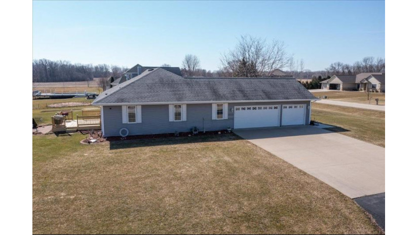 4630 Stonefield Drive Black Wolf, WI 54902 by Expert Real Estate Partners, Llc - CELL: 920-203-9192 $459,900