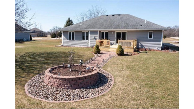 4630 Stonefield Drive Black Wolf, WI 54902 by Expert Real Estate Partners, Llc - CELL: 920-203-9192 $459,900