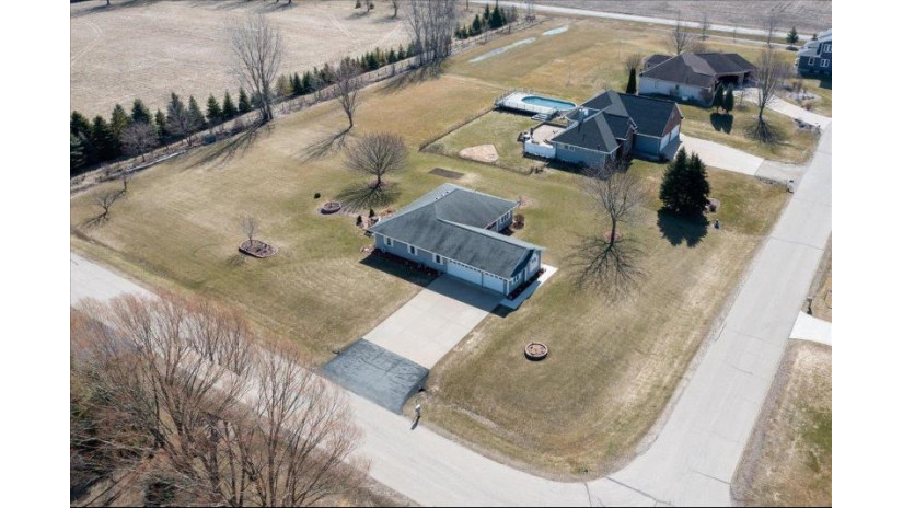 4630 Stonefield Drive Black Wolf, WI 54902 by Expert Real Estate Partners, Llc - CELL: 920-203-9192 $459,900