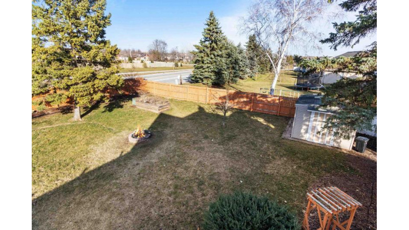 2060 Autumn Lane Kaukauna, WI 54130 by Bridge Realty Partners $312,500