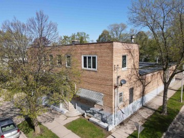 4200 W Kiehnau Avenue, Milwaukee, WI 53209