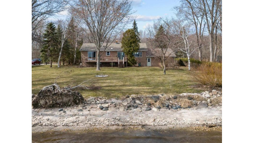 1417 Cowling Bay Road Vinland, WI 54956 by Beckman Properties $700,000