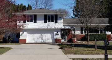 1416 S Bluemound Drive, Grand Chute, WI 54914-4414