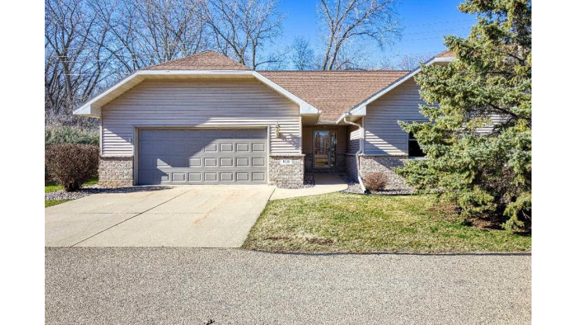 919 Brighton Drive Menasha, WI 54952 by Coldwell Banker Real Estate Group $349,500