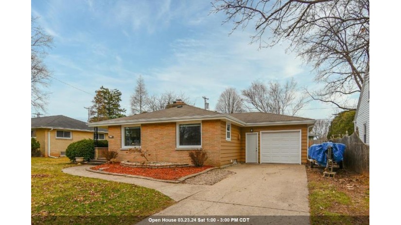 1911 S Carpenter Street Appleton, WI 54915 by Realty One Group Haven - OFF-D: 920-257-9001 $222,000