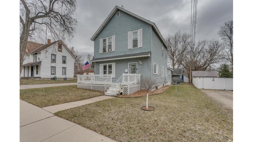 310 Waupaca Street Waupaca, WI 54981 by Coldwell Banker Real Estate Group $219,900