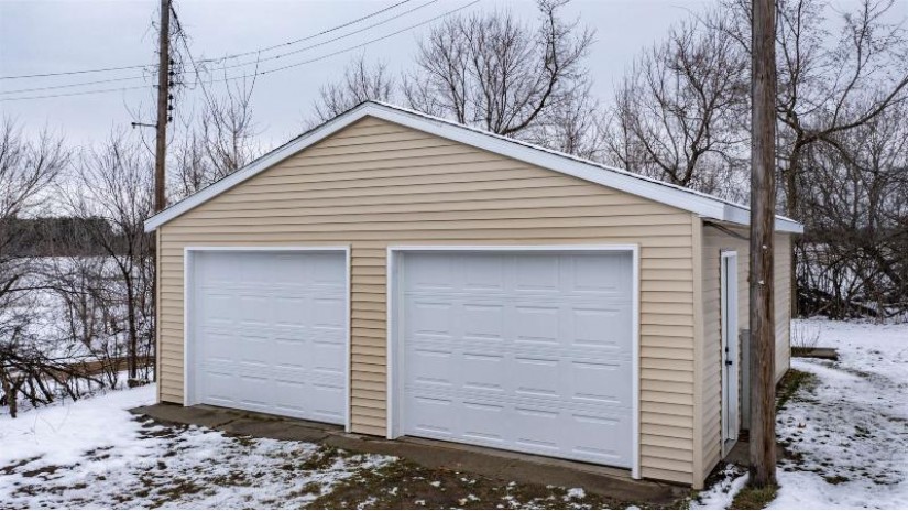 W6525 Beechnut Avenue Mount Morris, WI 54984 by Shambeau & Thern Real Estate, LLC - Office: 715-258-9900 $159,900