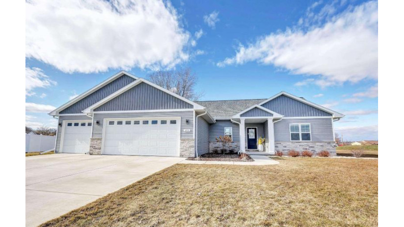 1772 Bridge Port Circle De Pere, WI 54115 by Shorewest Realtors $510,000