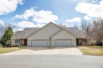 3123 Parkview Court, Ashwaubenon, WI 54304-6305