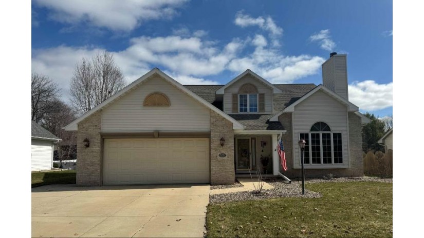 2121 South Point Road Green Bay, WI 54313 by Shorewest Realtors $365,000