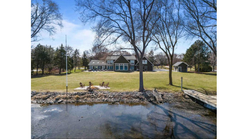 104 Limekiln Drive Neenah, WI 54956 by Coldwell Banker Real Estate Group $1,500,000