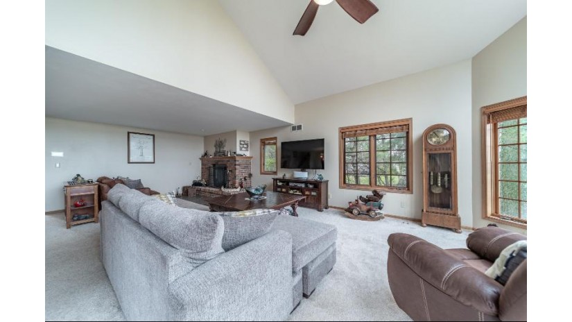 4530 S Us Hwy 45 Black Wolf, WI 54902 by Berkshire Hathaway Hs Fox Cities Realty - PREF: 407-579-9972 $894,000