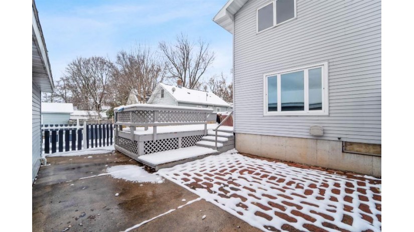 226 N Outagamie Street Appleton, WI 54914 by Think Hallmark Real Estate $274,900