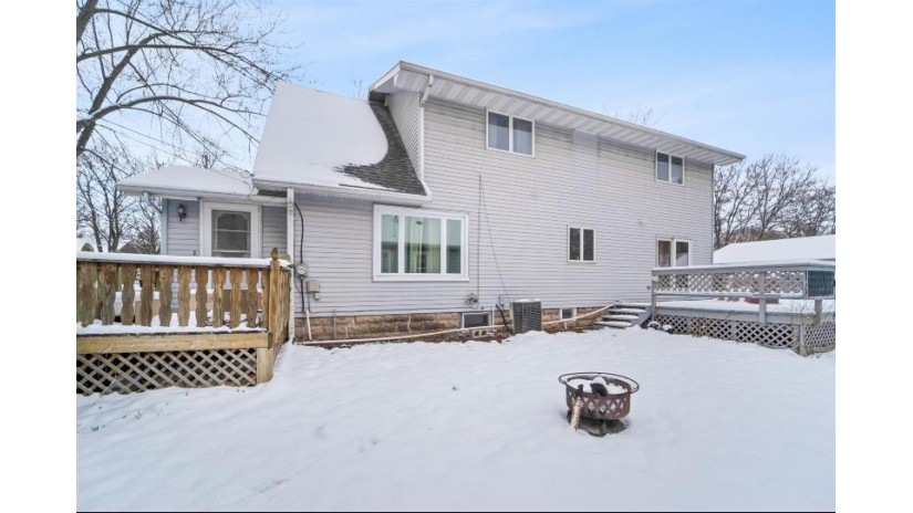 226 N Outagamie Street Appleton, WI 54914 by Think Hallmark Real Estate $274,900