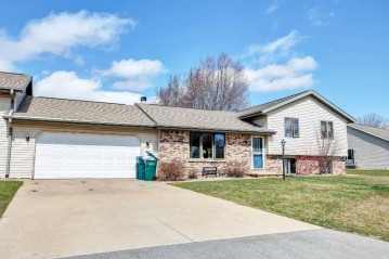 2704 W Glenwood Drive, Grand Chute, WI 54914