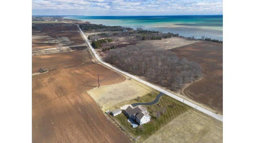 717 Lakeshore Drive Kewaunee, WI 54216 by Town & Country Real Estate $49,900