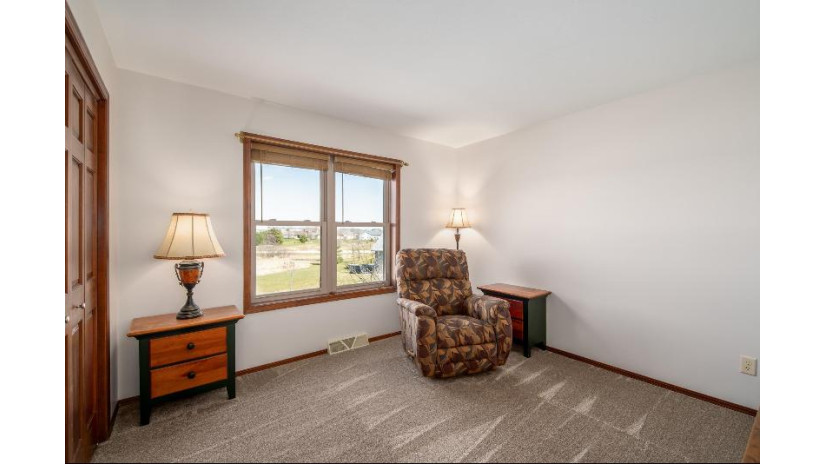 3920 Hemlock Court Oshkosh, WI 54904 by Beiser Realty, LLC - Office: 920-582-4011 $409,900