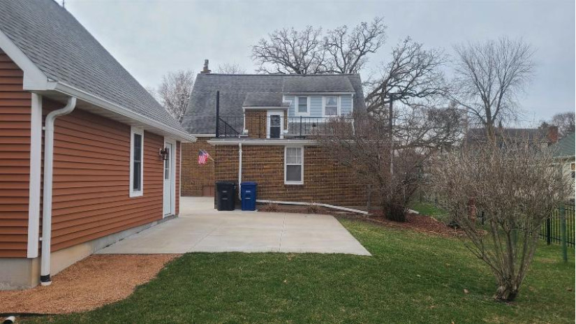 716 Sterling Avenue Oshkosh, WI 54901 by Resource One Realty, Llc - OFF-D: 920-425-8866 $274,900