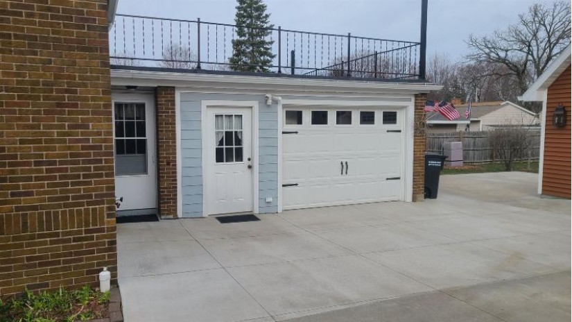 716 Sterling Avenue Oshkosh, WI 54901 by Resource One Realty, Llc - OFF-D: 920-425-8866 $274,900