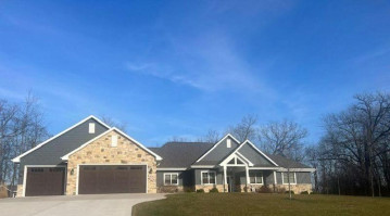 1904 Cottontail Drive, Utica, WI 54904