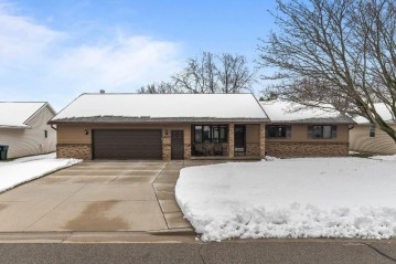 2137 W Roselawn Drive, Grand Chute, WI 54914