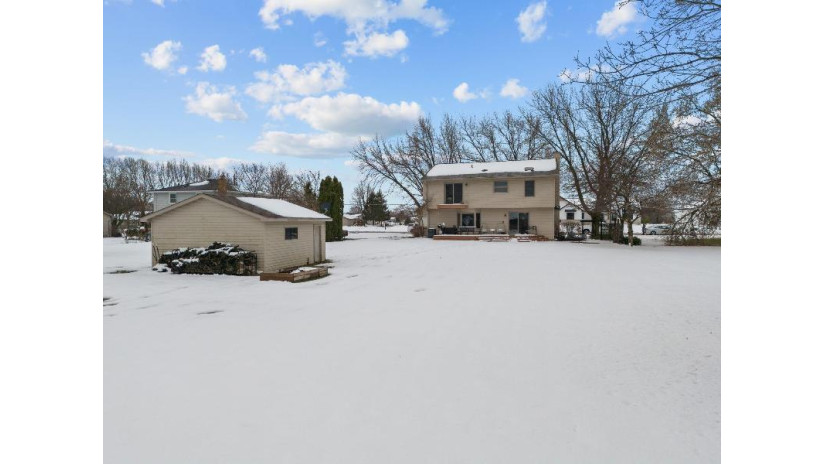 W5670 Vans Road Harrison, WI 54915 by Century 21 Affiliated - OFF-D: 920-284-9732 $364,900