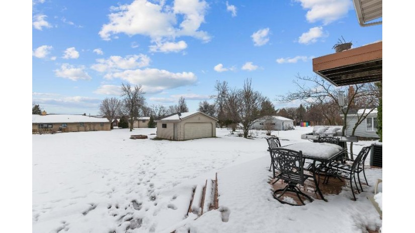 W5670 Vans Road Harrison, WI 54915 by Century 21 Affiliated - OFF-D: 920-284-9732 $364,900