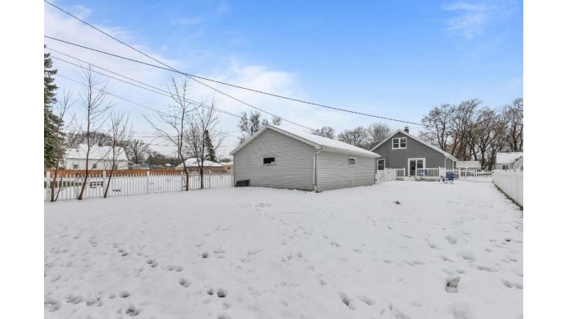 1420 N Owaissa Street Appleton, WI 54911 by Century 21 Affiliated - OFF-D: 920-284-9732 $269,900