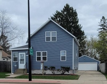 633 3rd Street, Menasha, WI 54952