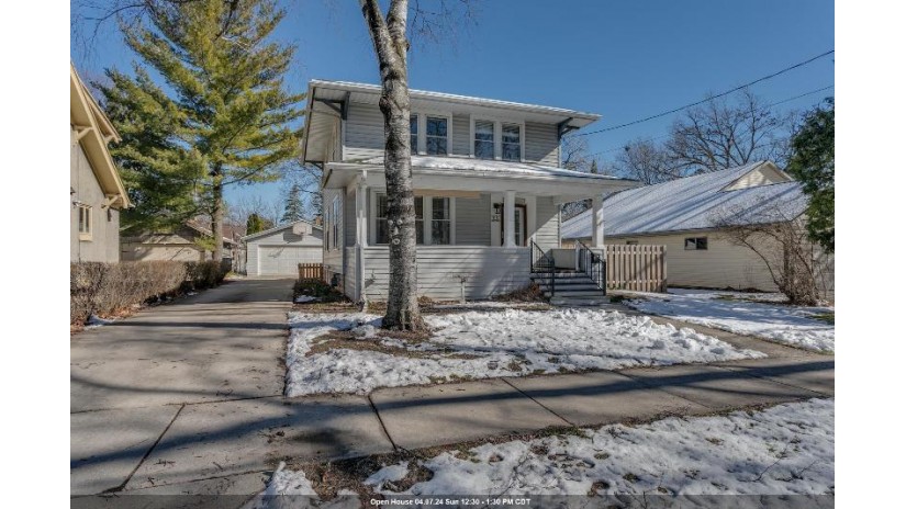 918 E Hancock Street Appleton, WI 54911 by Coldwell Banker Real Estate Group $250,000