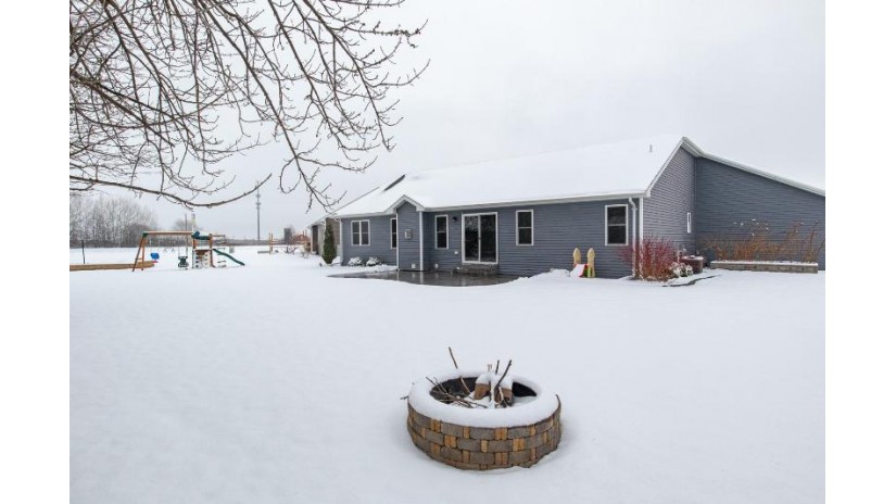 3346 E Lourdes Drive Appleton, WI 54915 by Assist 2 Sell $465,000