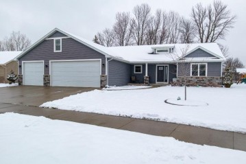 3346 E Lourdes Drive, Appleton, WI 54915