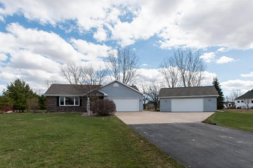 7402 Sunburst Lane, Clayton, WI 54956