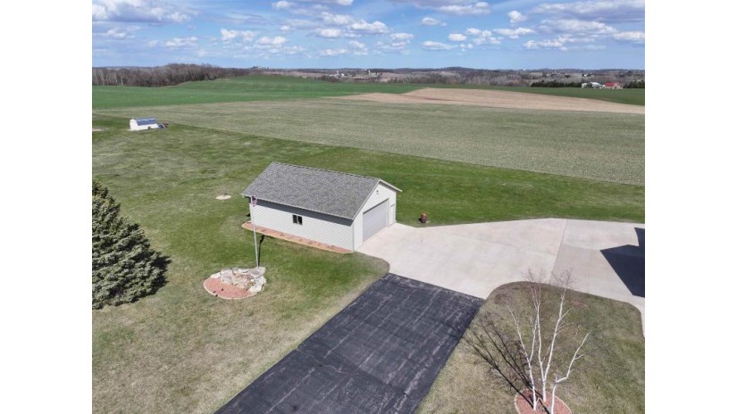 N9463 Hwy Q Marshfield, WI 53049 by Adashun Jones, Inc. - CELL: 920-948-9414 $614,900