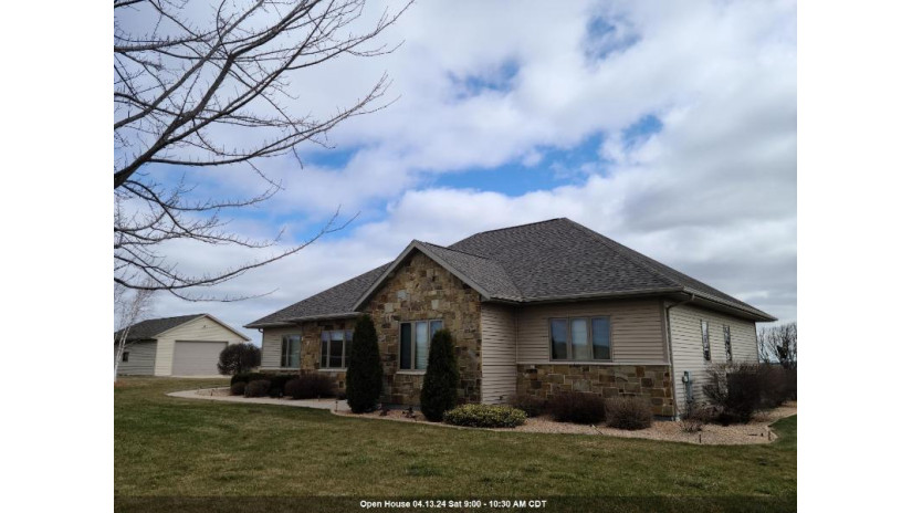 N9463 Hwy Q Marshfield, WI 53049 by Adashun Jones, Inc. - CELL: 920-948-9414 $614,900