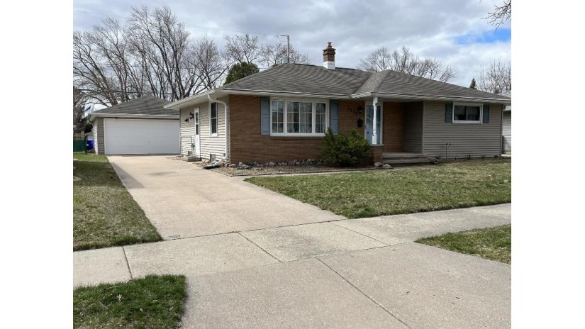 1225 E Lindbergh Street Appleton, WI 54911 by First Weber, Inc. $259,900