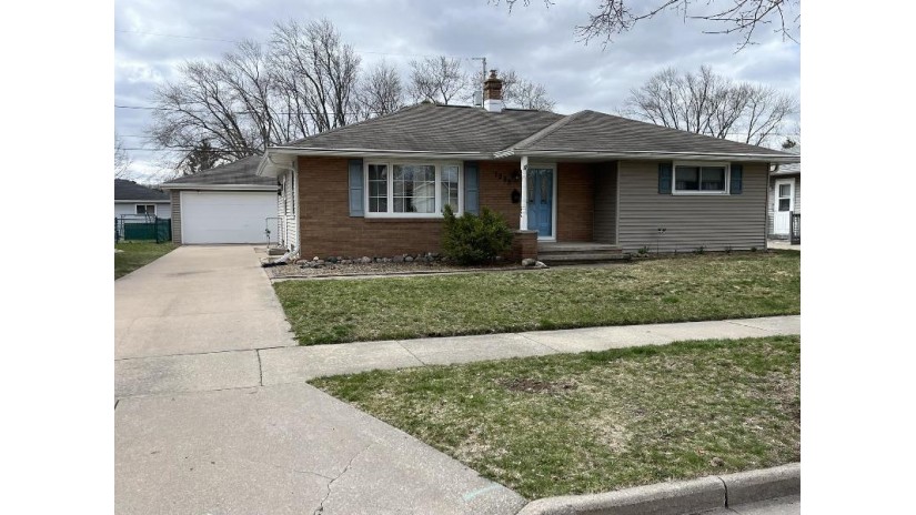 1225 E Lindbergh Street Appleton, WI 54911 by First Weber, Inc. $259,900