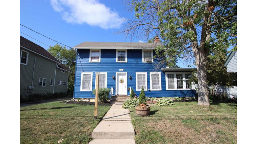 451 Hazel Street Oshkosh, WI 54901 by Adashun Jones, Inc. - CELL: 920-251-5555 $227,000