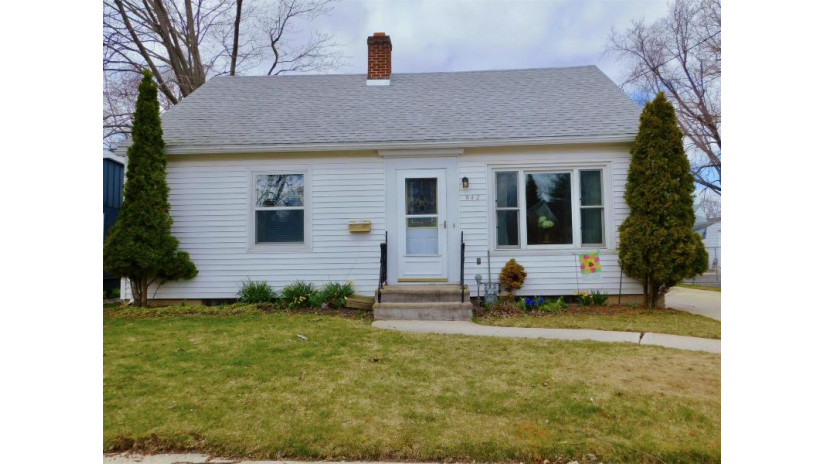 842 Nicolet Avenue Green Bay, WI 54304 by Shorewest Realtors $214,900