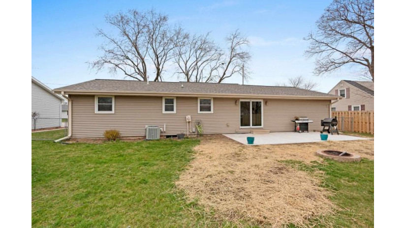 604 E Allouez Avenue Allouez, WI 54301 by Resource One Realty, Llc - OFF-D: 920-309-0550 $259,900