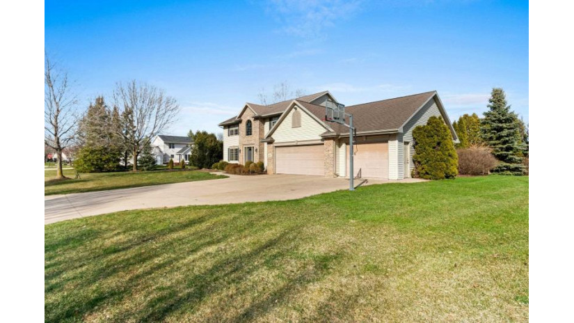 2925 Foxford Drive Ashwaubenon, WI 54313 by Schenk Realty, LLC $494,900