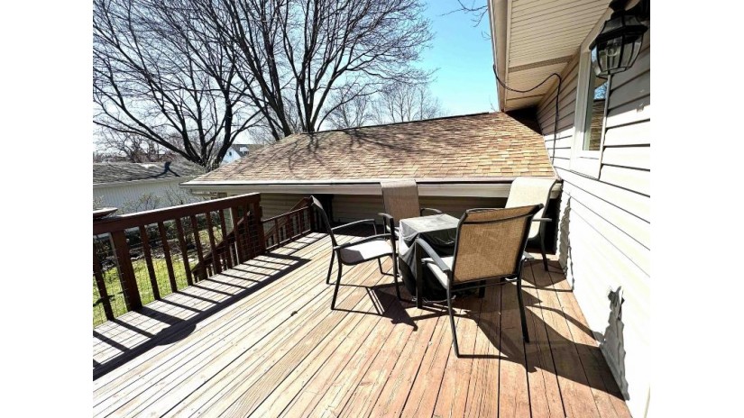 1524 S Covenant Lane Appleton, WI 54915 by Coldwell Banker Real Estate Group $281,200