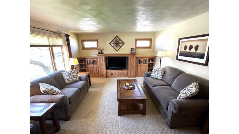1524 S Covenant Lane Appleton, WI 54915 by Coldwell Banker Real Estate Group $281,200